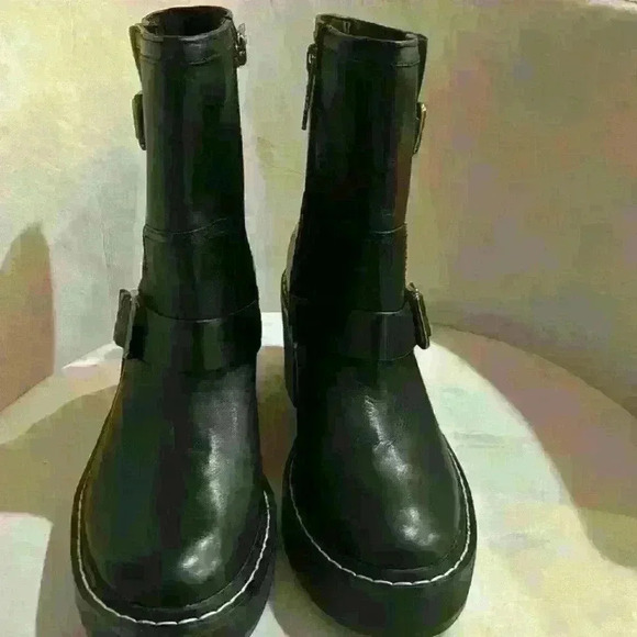 NWOT. No box. DKNY Women’s Daray Moto Leather Bootie. Color: Black. Size… - Picture 5 of 8